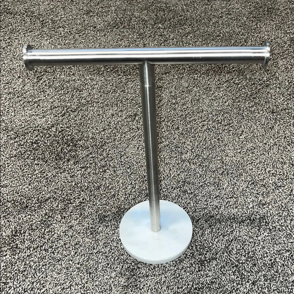 Silver and White T-Bar Jewelry Stand